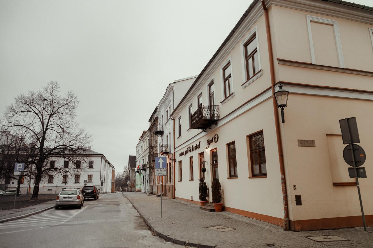 Rynek 6 Retro Pub & Hostel Radom Exterior foto